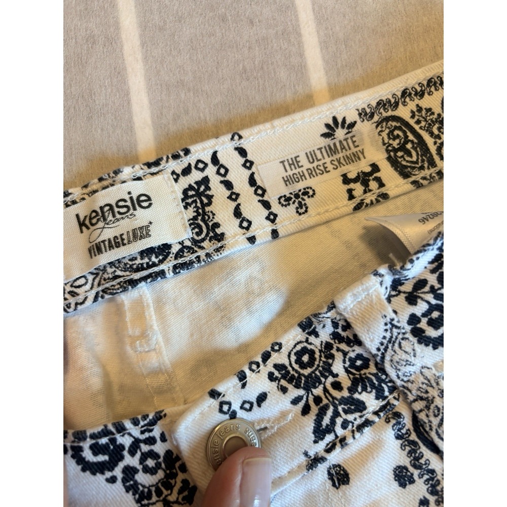 Kensie Paisley Bandana Ultimate High‎ Rise Sz 4/27 Festival Boho Luxe Jeans - Picture 4 of 7